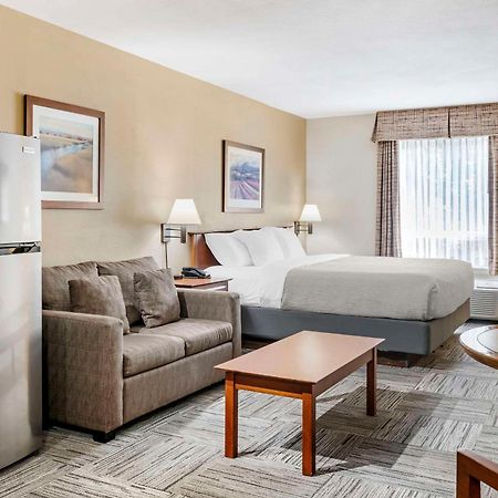 Quality Inn Airport Moncton Exterior foto