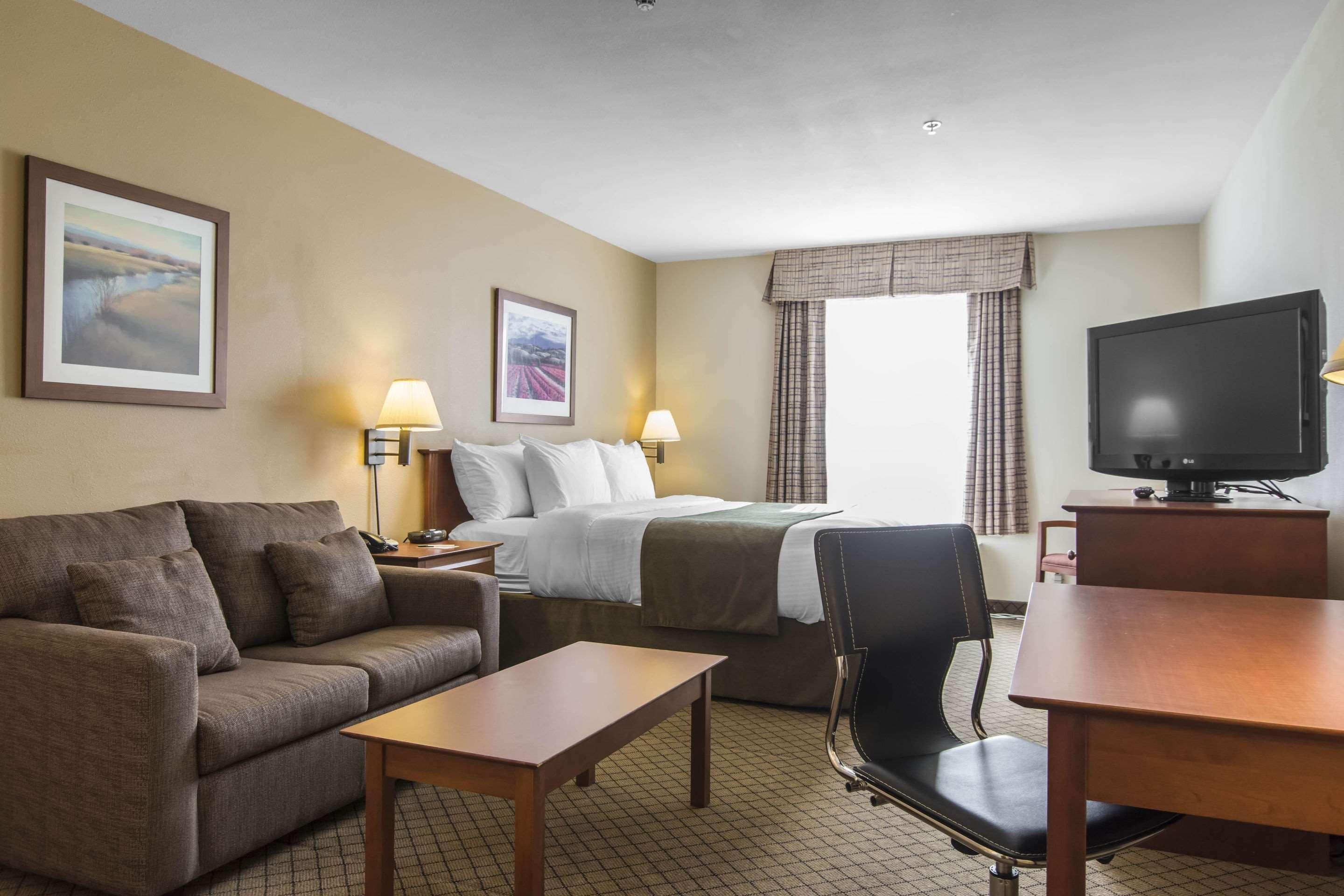 Quality Inn Airport Moncton Exterior foto