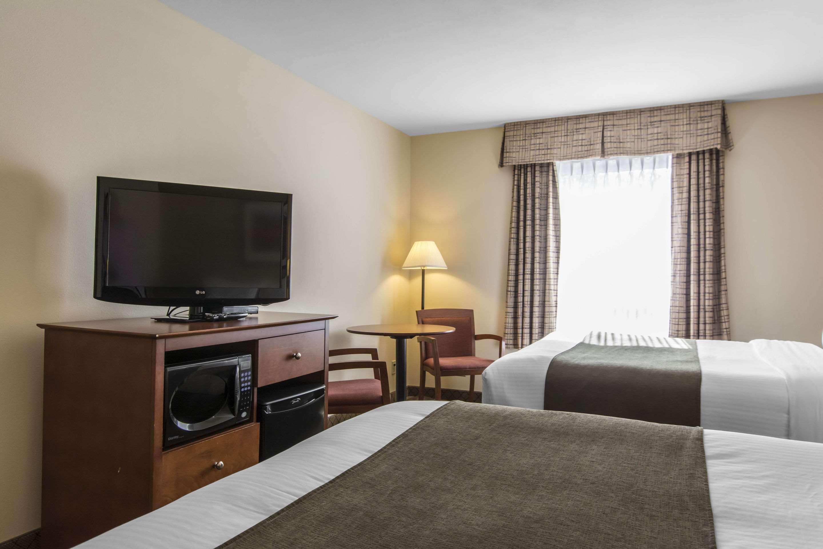 Quality Inn Airport Moncton Exterior foto
