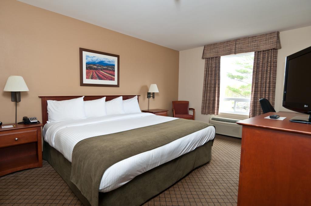 Quality Inn Airport Moncton Exterior foto
