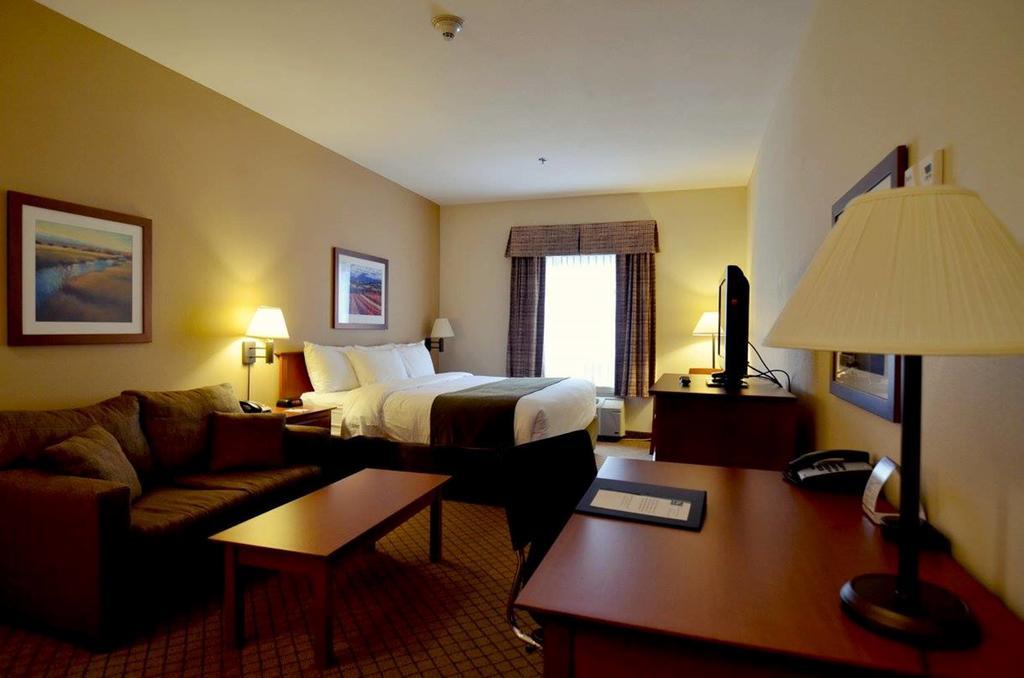 Quality Inn Airport Moncton Exterior foto