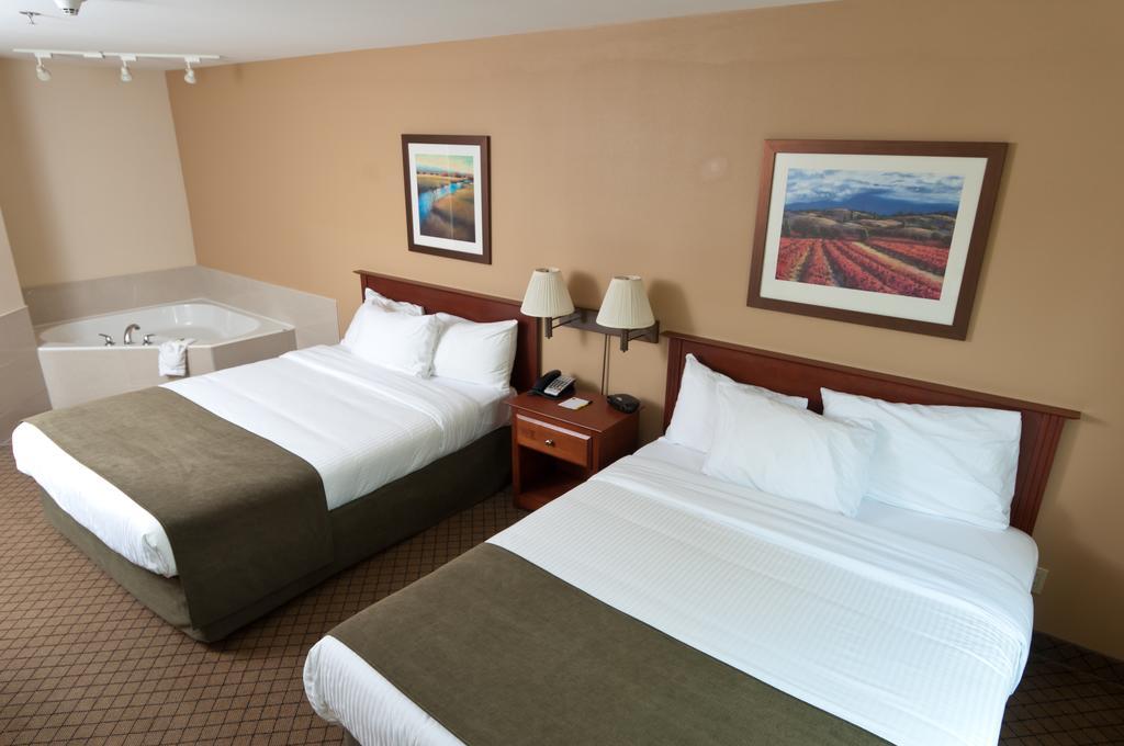 Quality Inn Airport Moncton Exterior foto