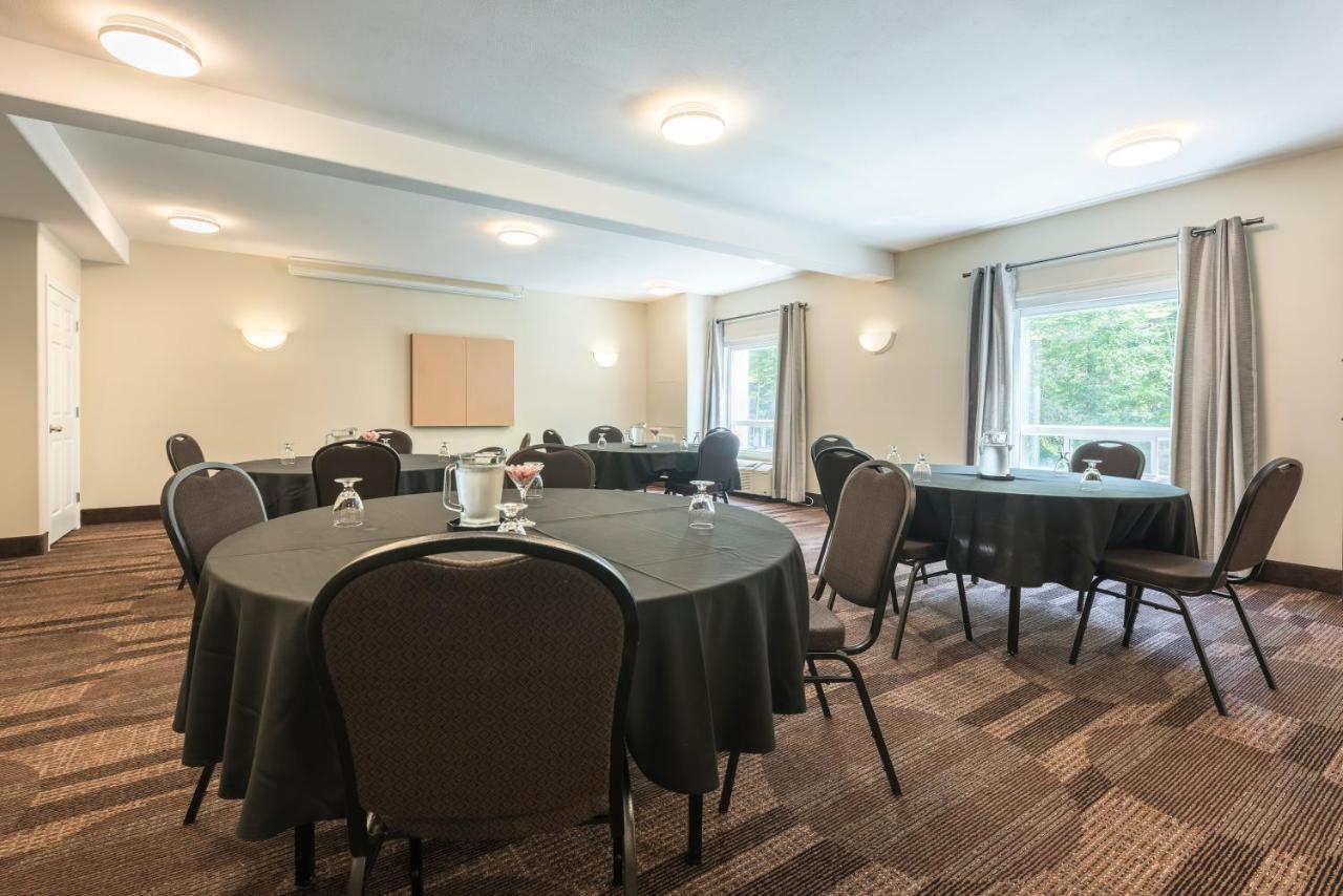 Quality Inn Airport Moncton Exterior foto